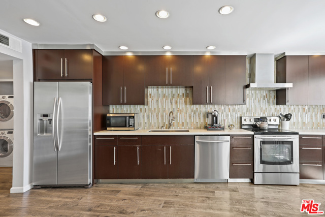 1 Bed Home for Sale in Los Angeles, California