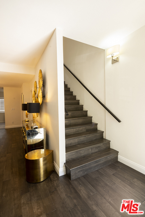 2 Bed Home for Sale in Studio City, California