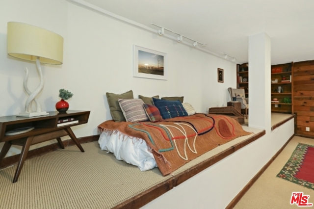 5 Bed Home for Sale in Los Angeles, California