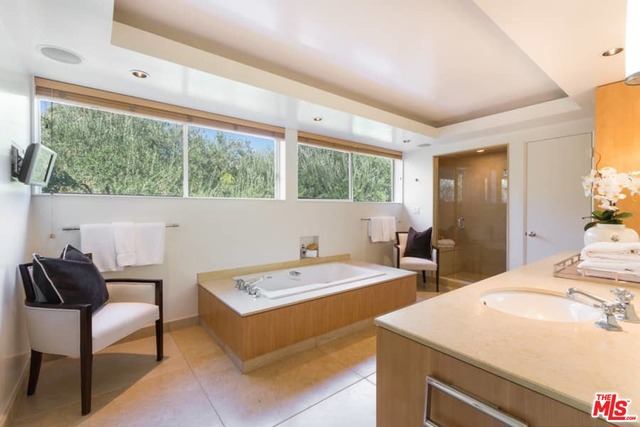 5 Bed Home for Sale in Los Angeles, California