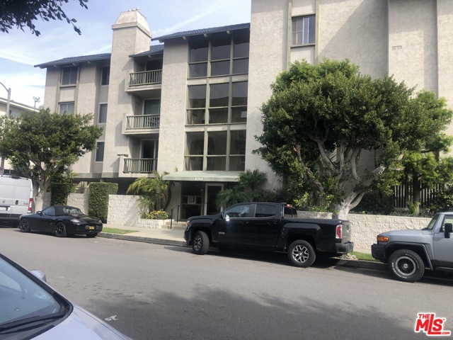 1 Bed Home for Sale in Playa del Rey, California