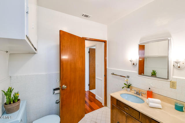 4 Bed Home for Sale in Los Angeles, California