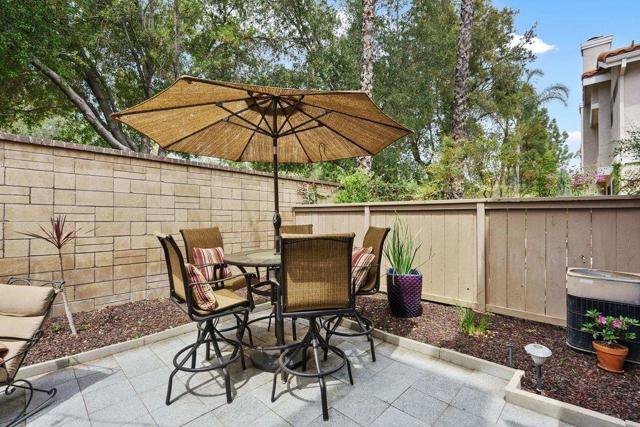 2 Bed Home for Sale in Oak Park, California
