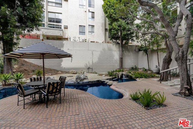 1 Bed Home for Sale in Los Angeles, California