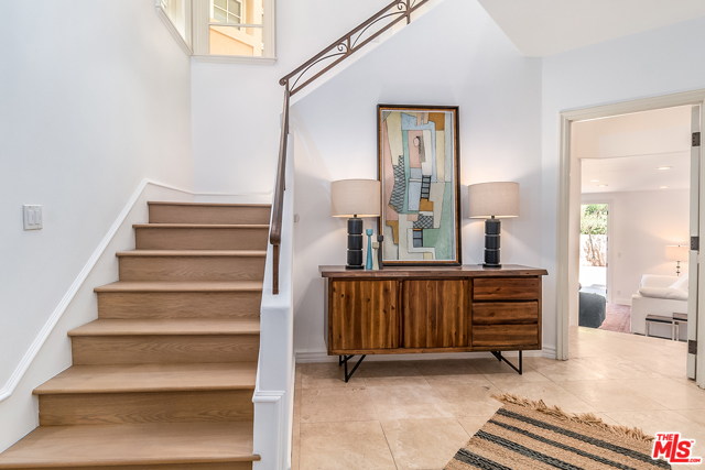 5 Bed Home for Sale in Venice, California