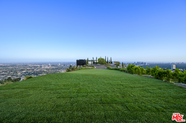 Photo of 1622 VIEWMONT Drive, Los Angeles, CA 90069