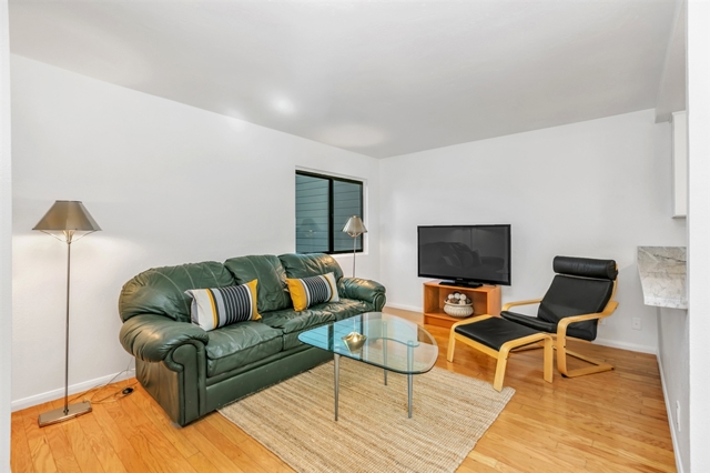 1941 Wellington Ln