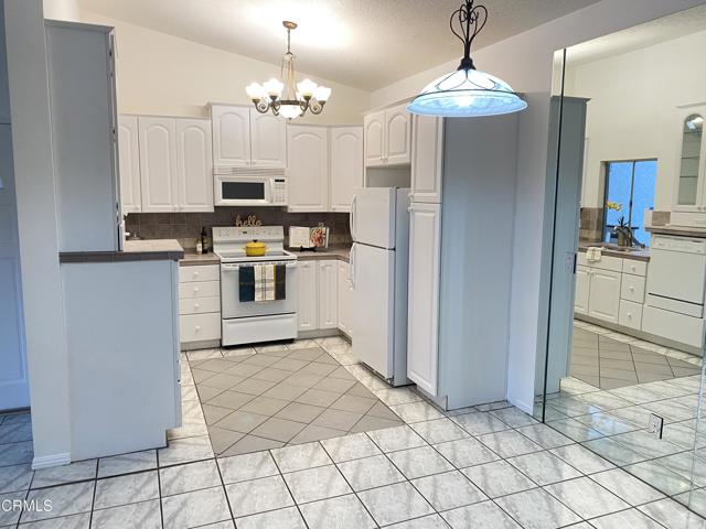 1 Bed Home for Sale in Thousand Oaks, California