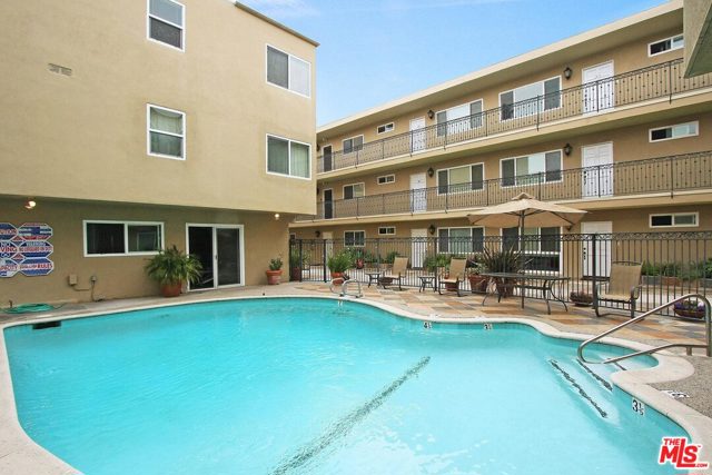 1 Bed Home for Sale in Los Angeles, California