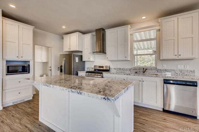 Detail Gallery Image 1 of 1 For 2400 W Valley Pkwy #67,  Escondido,  CA 92029 - 3 Beds | 2 Baths