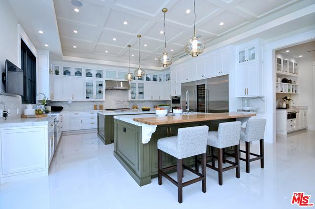10 Bed Home for Sale in Encino, California