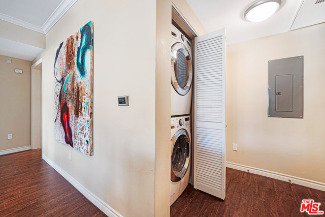 2 Bed Home for Sale in Los Angeles, California