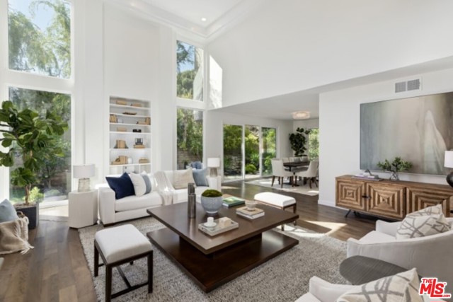 Photo of 17151 AVENIDA DE SANTA YNEZ, Pacific Palisades, CA 90272