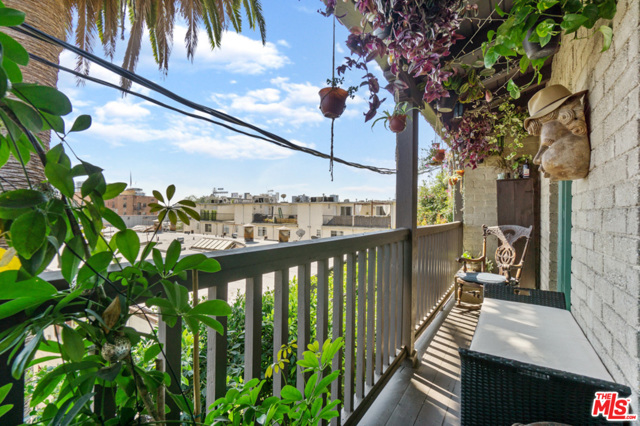 1 Bed Home for Sale in Los Angeles, California