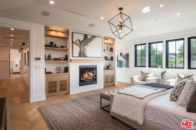 5 Bed Home for Sale in Studio City, California
