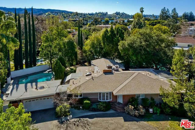5 Bed Home for Sale in Encino, California
