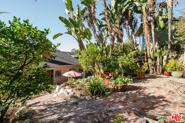 2 Bed Home for Sale in Los Angeles, California