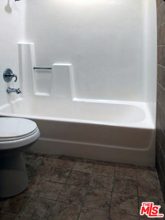 1 Bed Home for Sale in North Hollywood, California