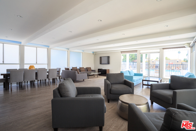 1 Bed Home for Sale in Los Angeles, California