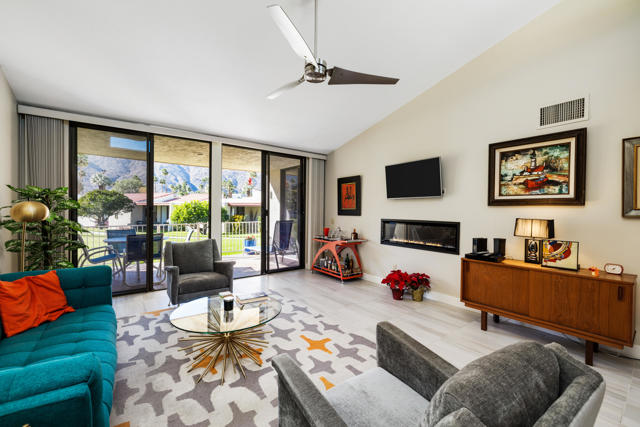 2085 S Caliente Drive, Palm Springs, CA 92264