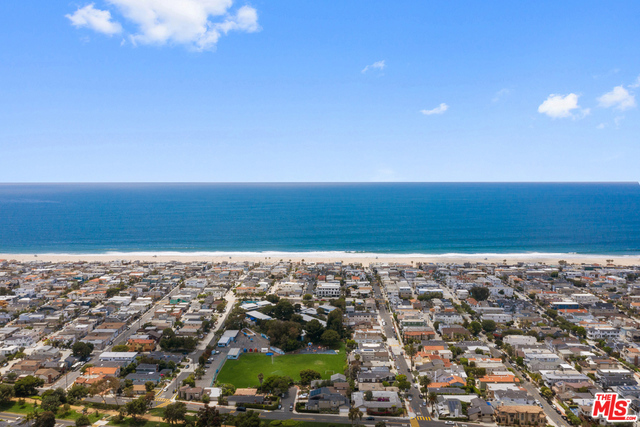 206 DIANTHUS Street, Manhattan Beach, California 90266, 3 Bedrooms Bedrooms, ,3 BathroomsBathrooms,Residential,Sold,DIANTHUS,19484668