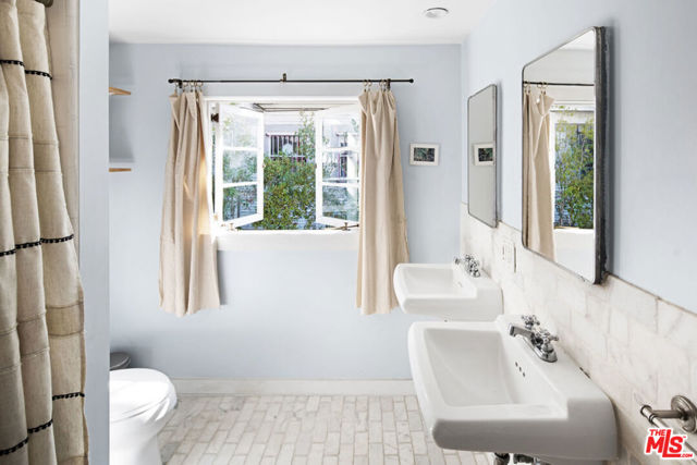 2 Bed Home for Sale in Los Angeles, California