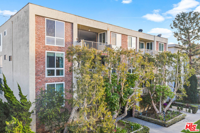 2 Bed Home for Sale in Los Angeles, California