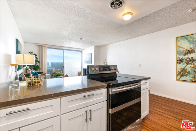 615 Esplanade, Redondo Beach, California 90277, 1 Bedroom Bedrooms, ,1 BathroomBathrooms,Residential,Sold,Esplanade,20623534