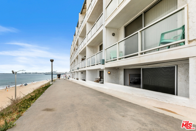 615 Esplanade, Redondo Beach, California 90277, 1 Bedroom Bedrooms, ,1 BathroomBathrooms,Residential,Sold,Esplanade,20623534