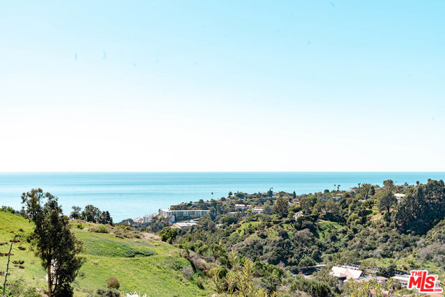 Photo of 817 ENCHANTED Way, Pacific Palisades, CA 90272