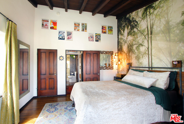 1 Bed Home for Sale in Los Angeles, California