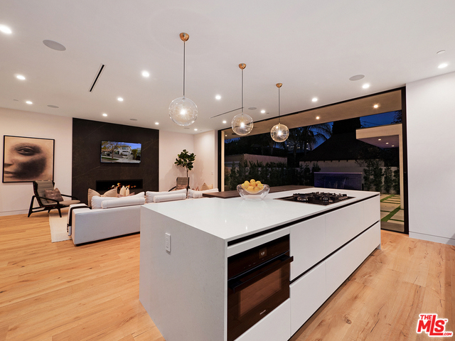 4 Bed Home for Sale in Los Angeles, California