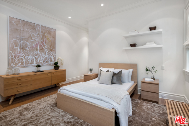 7 Bed Home for Sale in Pacific Palisades, California