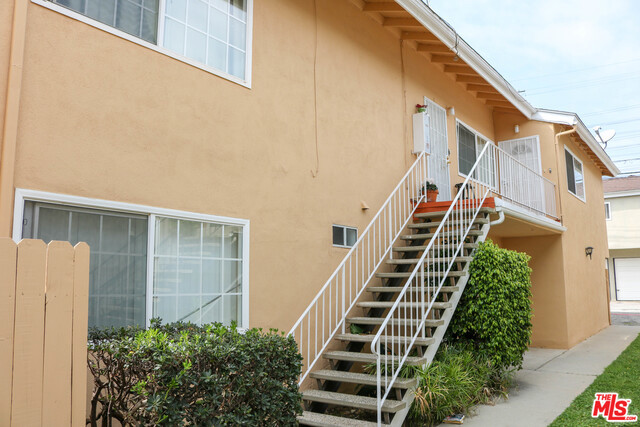 1215 AMETHYST Street, Redondo Beach, California 90277, ,Residential Income,Sold,AMETHYST,18329800