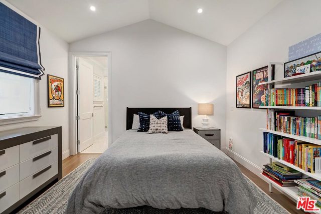 5 Bed Home for Sale in Los Angeles, California