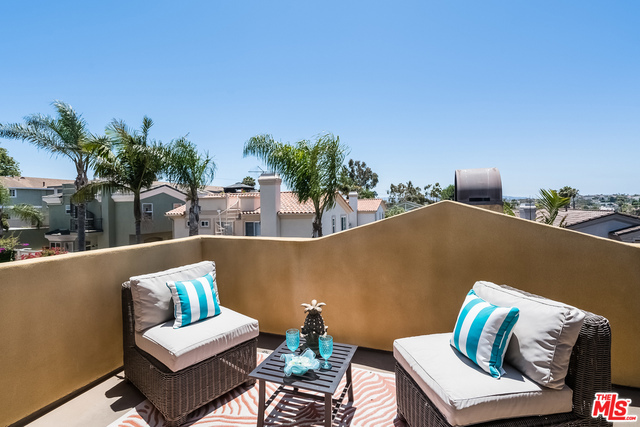 1908 CURTIS Avenue, Redondo Beach, California 90278, 4 Bedrooms Bedrooms, ,3 BathroomsBathrooms,Residential,Sold,CURTIS,17248288