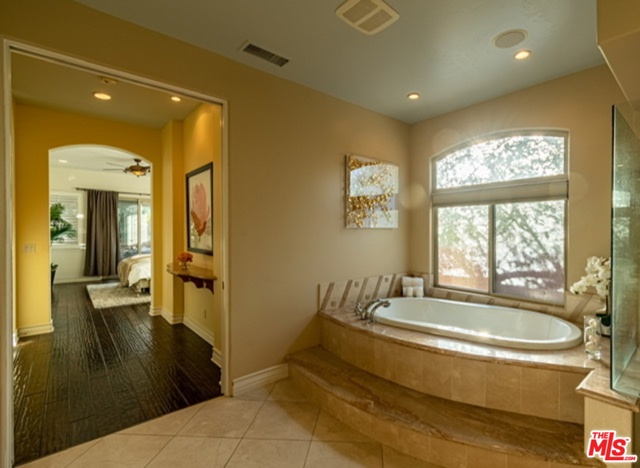 822 6TH Street, Hermosa Beach, California 90254, 4 Bedrooms Bedrooms, ,4 BathroomsBathrooms,Residential,Sold,6TH,19537348