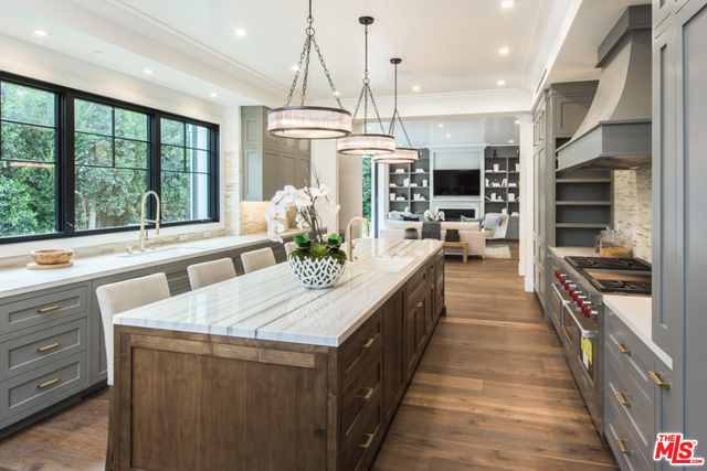 6 Bed Home for Sale in Pacific Palisades, California