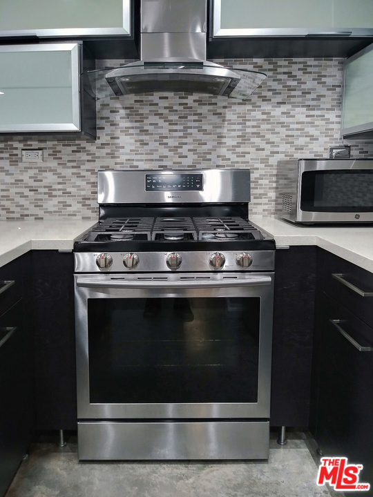 1 Bed Home for Sale in North Hollywood, California