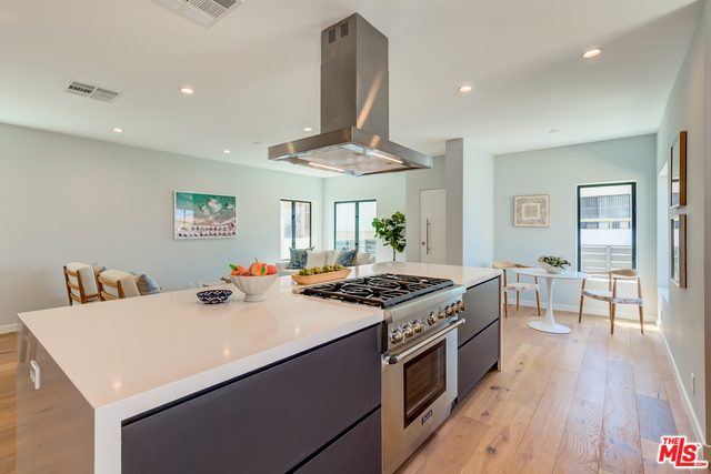 1017 8TH Street, Hermosa Beach, California 90254, 3 Bedrooms Bedrooms, ,2 BathroomsBathrooms,Residential,Sold,8TH,19507088