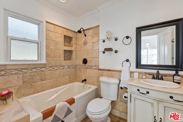 2 Bed Home for Sale in Van Nuys, California