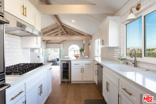 1246 19TH Street, Hermosa Beach, California 90254, 3 Bedrooms Bedrooms, ,2 BathroomsBathrooms,Residential,Sold,19TH,20568958