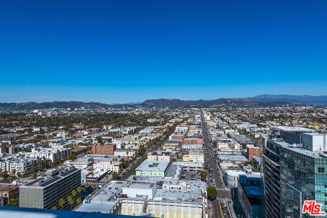 1 Bed Home for Sale in Los Angeles, California