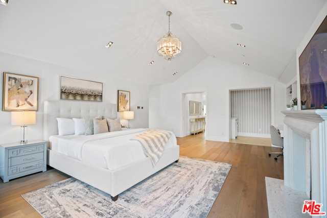 5 Bed Home for Sale in Beverly Hills, California