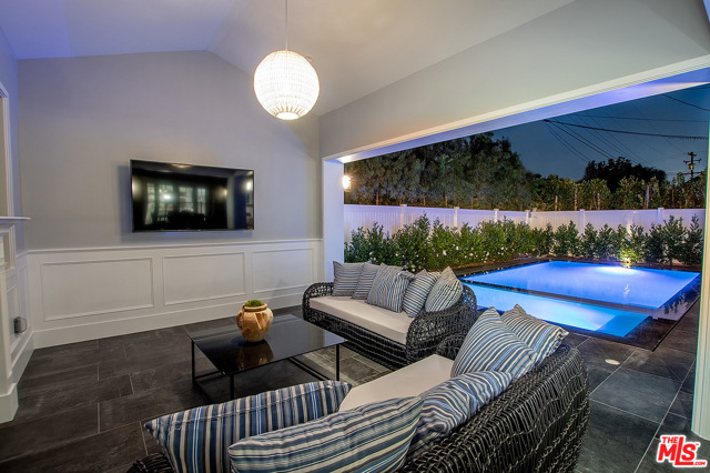 5 Bed Home for Sale in Los Angeles, California