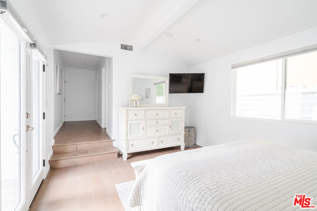 4 Bed Home for Sale in Sherman Oaks, California