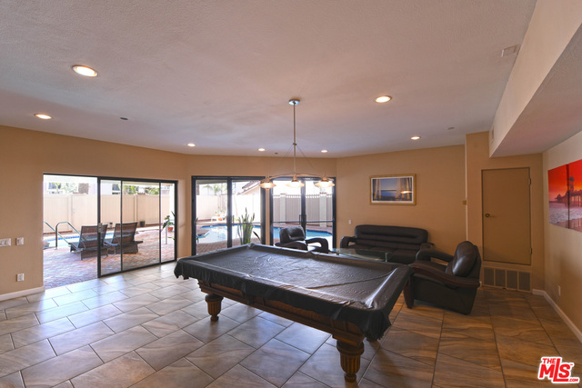 Pool Table / Rec Room