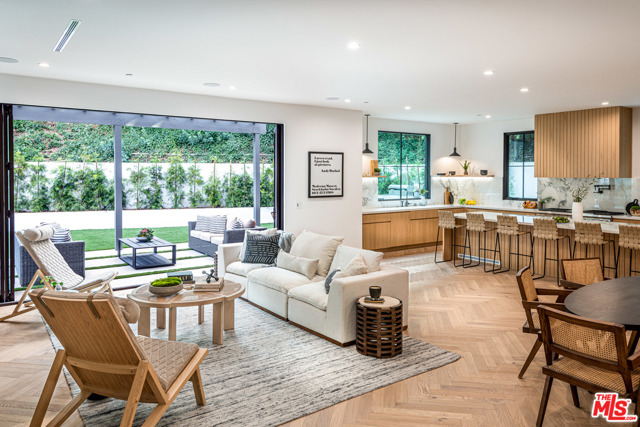 6 Bed Home for Sale in Pacific Palisades, California