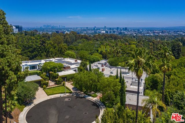Photo of 520 Stonewood Drive, Beverly Hills, CA 90210