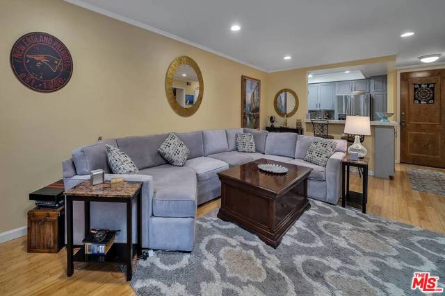 1 Bed Home for Sale in Playa del Rey, California
